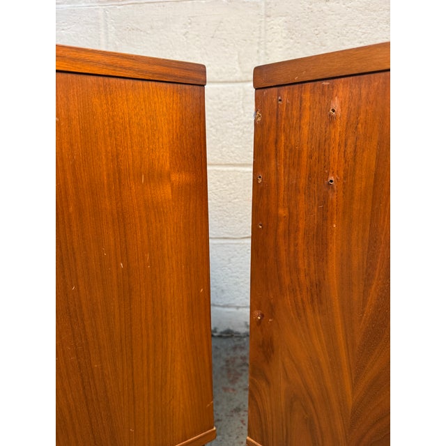 Brown Mid-Century "Distinction" Walnut Night-Stands by Unagusta, Pair For Sale - Image 8 of 17