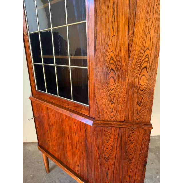 Mid Century Danish Rosewood Corner Cabinet – Vintage Scandinavian Display Cabinet 1960s For Sale - Image 9 of 10