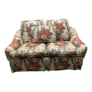 1990s Baker Furniture Company Upholstered Loveseat Sofa With Floral Chintz Classical Fabric Print For Sale