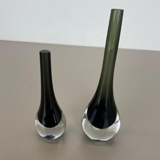 Murano Opaline Glass Vases attributed to Antonio da Ros for Cenedese, 1960s, Set of 2 For Sale - Image 11 of 14