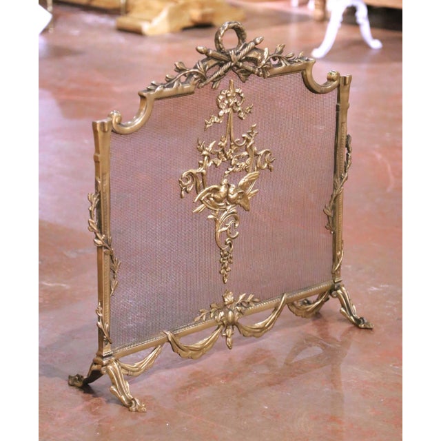 French Mid-Century French Louis XVI Brass Fireplace Screen With Mesh Panel For Sale - Image 3 of 12