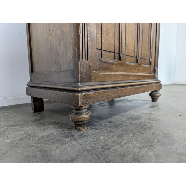 Parisian Reconstruction Oak Display Cabinet For Sale - Image 4 of 6