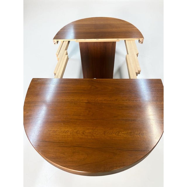 Mid-Century Modern Extendable Dining Table in Walnut, 1970s For Sale - Image 12 of 15
