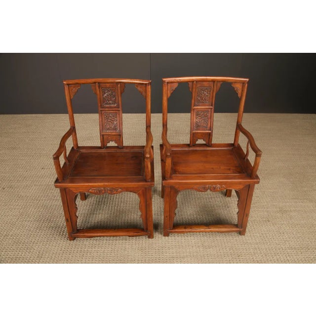 Pair of Qing Dynasty Chinese Horseshoe-Back Armchairs in Carved Elmwood For Sale In Los Angeles - Image 6 of 18