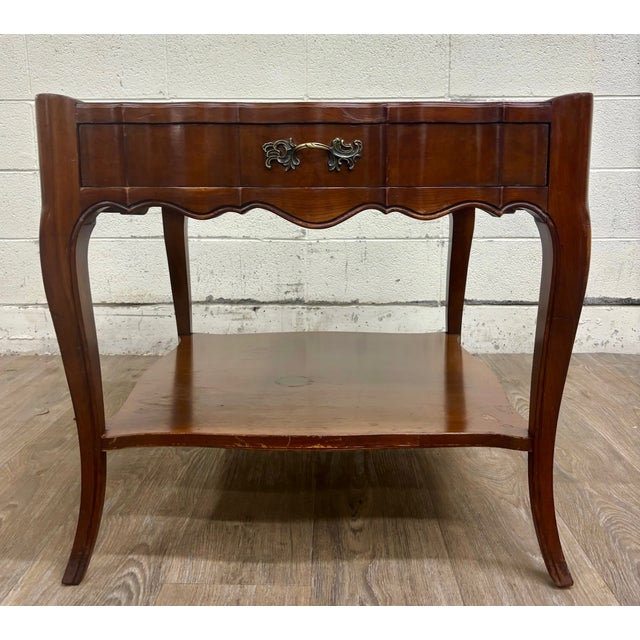 Vintage Townsend Mfg. Co. Tooled Leather Top Mahogany End Table For Sale - Image 4 of 18