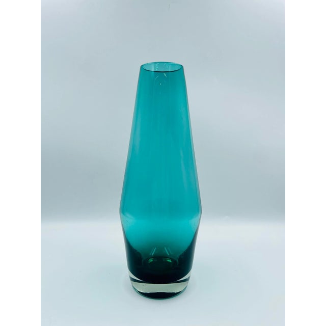 Mid-Century Modern 1960s Modern Teal Blown Glass Vase for Riihimaki Lasi Oy, Finland For Sale - Image 3 of 12