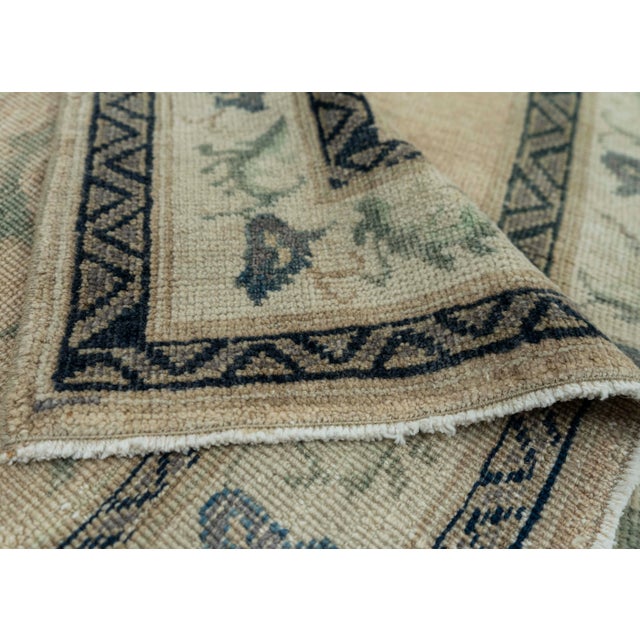 Turkish Vintage Rug 3'11" x 6' #20704 For Sale In Houston - Image 6 of 8