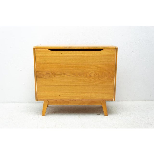Midcentury Czechoslovakian Beechwood Dresser by Bohumil Landsman, 1960s For Sale - Image 16 of 18