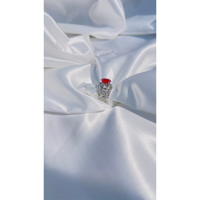 2020s Art Nouveau Pigeon’s Blood Natural Ruby Cocktail Ring, Size 7 For Sale - Image 5 of 9