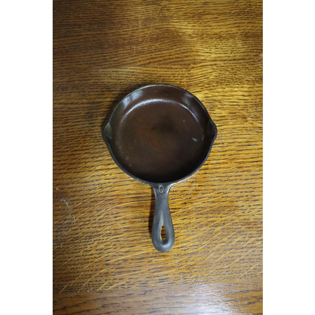 Griswold No. 4 Cast Iron Skillet, Large Block Logo, Erie Pa For Sale - Image 4 of 9