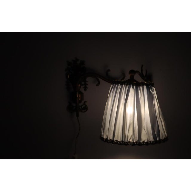 Victorian Gilded Swivel Wall Lamp with Ram's Head and Urn, France, 1880s For Sale - Image 6 of 18