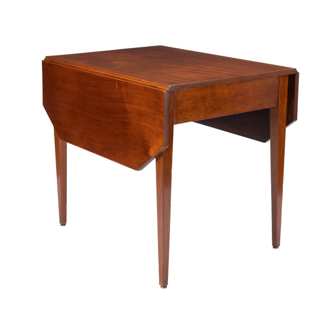 Massachusetts Hepplewhite Mahogany Drop-Leaf Pembroke Table, 1790-1810 For Sale - Image 4 of 15