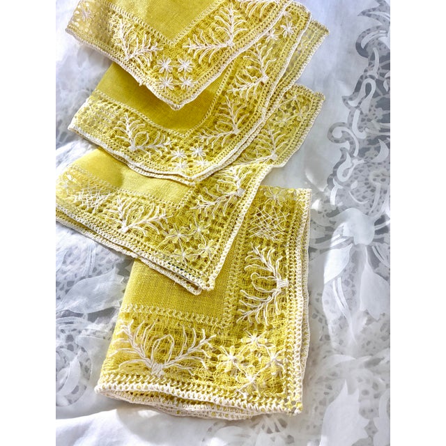 Vintage the Irish Linen Shop LTD Luxury Tablelinen Placemat & Doily or Napkins Made in Italy Set of 4 Pieces 100% Linen and Lace For Sale - Image 10 of 11