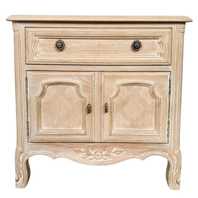 1970s Drexel French Provincial Cabernet Blanc Nightstands or End Tables - A Pair For Sale - Image 13 of 18