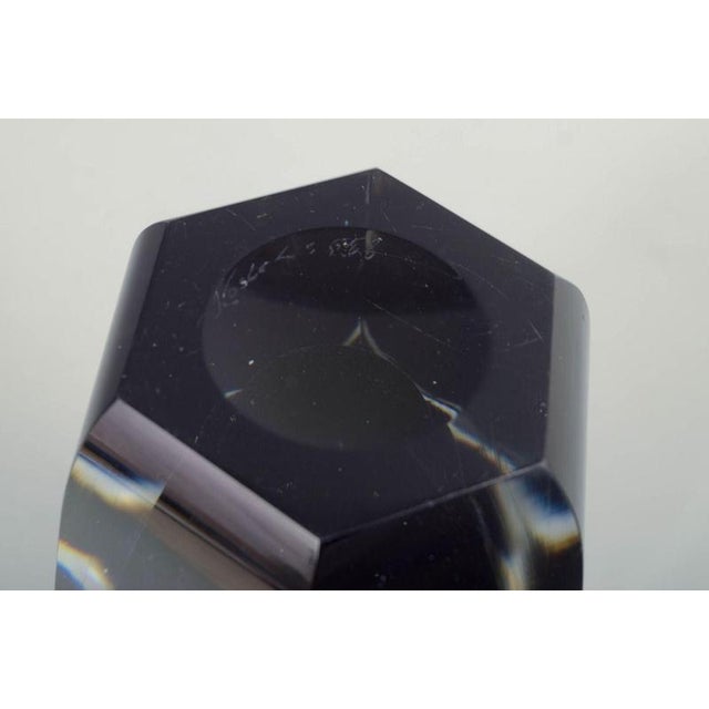Vicke Lindstrand Faceted Art-Glass Vase by Vicke Lindstrand for Kosta Boda, 1970s For Sale - Image 4 of 5