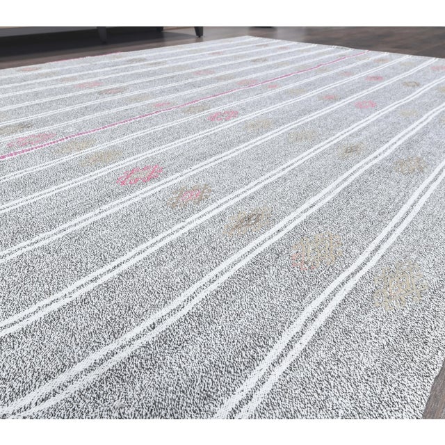 Gothic 1970s Handwoven Vintage Turkish Wool Flatweave Kilim Rug For Sale - Image 3 of 7