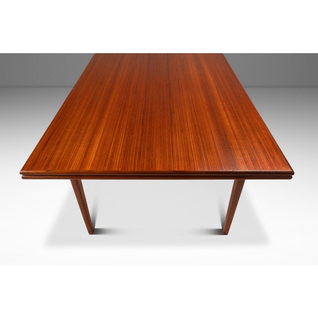 Danish Mid-Century Modern Expansion Dining Table Attributed to Johannes Andersen for Udlum Mobelfabrik in Teak, Denmark, C. 1960s For Sale In Orlando - Image 6 of 16