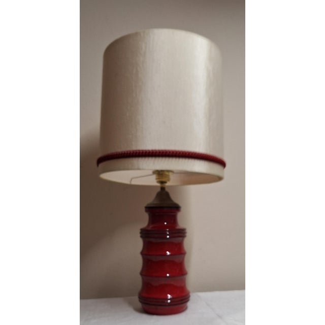 German Red Ceramic Table Lamp with Cream Fabric Shade, 1970s For Sale - Image 6 of 7