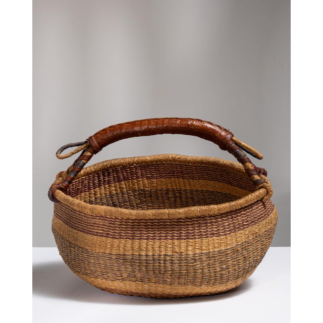 Tan Mid 20th Century Ghana Tan Wicker Basket For Sale - Image 8 of 15