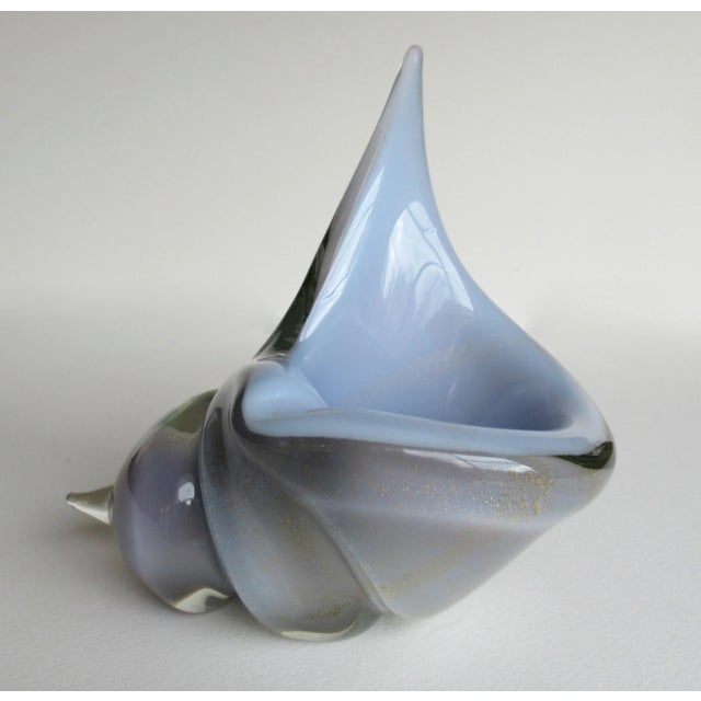 1970s C1970's Italian Archimede Seguso Hand-Blown Conch Shell-Shaped Murano Lavender & With Gold Leaf Inclusions For Sale - Image 5 of 13