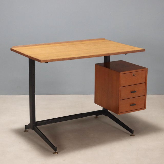 Small Vintage Desk in Wood, 1960s For Sale - Image 9 of 9