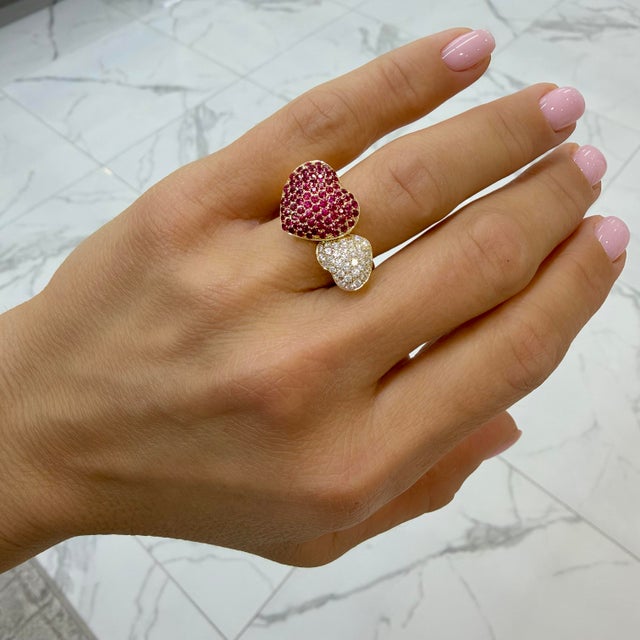 Gold Leo Pizzo 18k Yellow Gold Amore Love Diamond Ruby Double Heart Cocktail Ring, Size 6.5 For Sale - Image 8 of 8