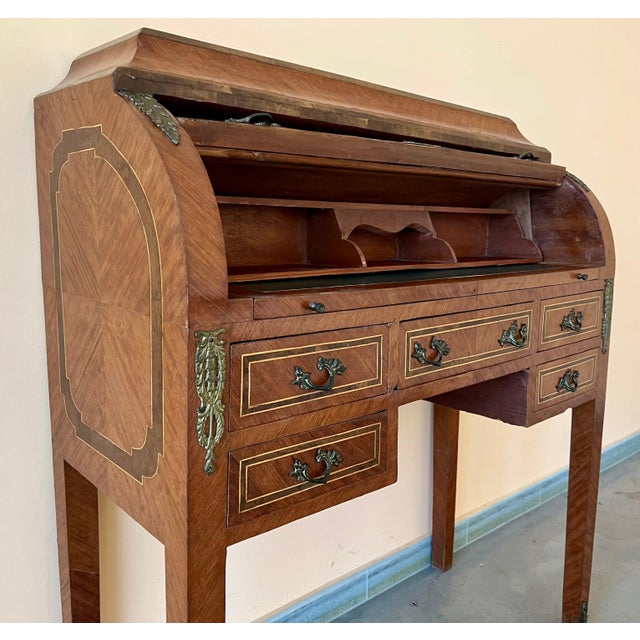 Sheraton Revival Cylinder Bureau, writing Desk with marquetry, circa 1890 For Sale - Image 10 of 18