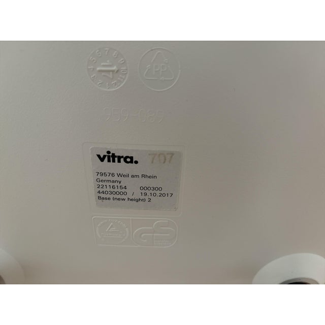 White DSR Chair by Charles & Ray Eames for Vitra, 2017 For Sale - Image 6 of 7