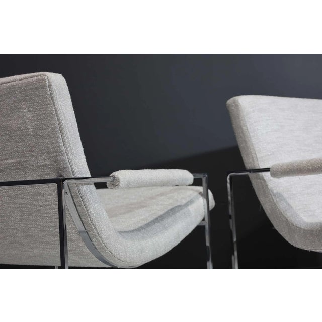 Mid-20th Century Pair of Scoop Chairs Attributed to Milo Baughman in Holly Hunt Performance Fabric For Sale - Image 9 of 10