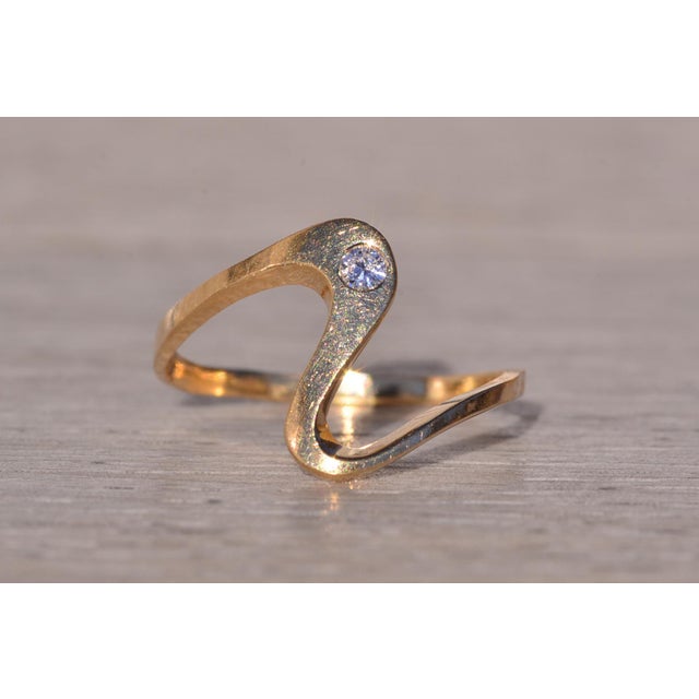 The Massa: Flowing Bypass Ring with Natural Diamond For Sale - Image 4 of 11