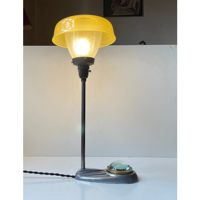 Metal Art Deco Jewelers Streamline Table Lamp in Striped Glass with Bakelite and Aluminum, 1930s For Sale - Image 7 of 16