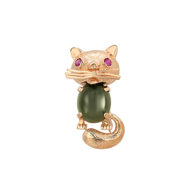Gold Vintage 14k Gold, Spinach Jade and Ruby Cat Brooch For Sale - Image 8 of 11
