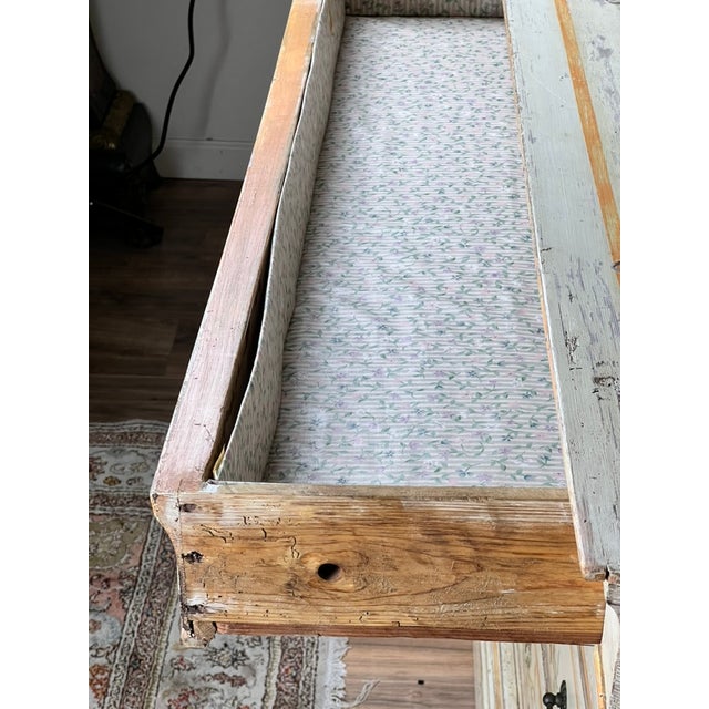 Antique Italian Paint Decorated Four Drawer Commode C. Early 19th Century For Sale In Boston - Image 6 of 12