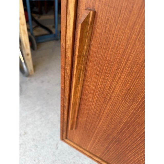 Long Danish Sideboard in Teak For Sale - Image 12 of 18