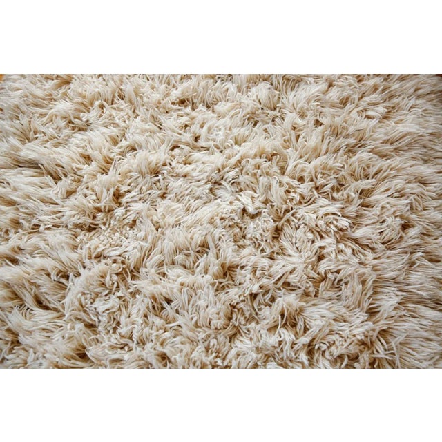 Berber Tribes of Morocco Reversible Natural White Shag Moroccan Wool Rug With Light Rose, Mauve, Sienna Stripe Back 6x9 For Sale - Image 4 of 13