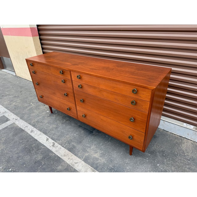 Glenn of California Vintage 8 Drawer Walnut Dresser by Greta Grossman for Glenn of California For Sale - Image 4 of 6