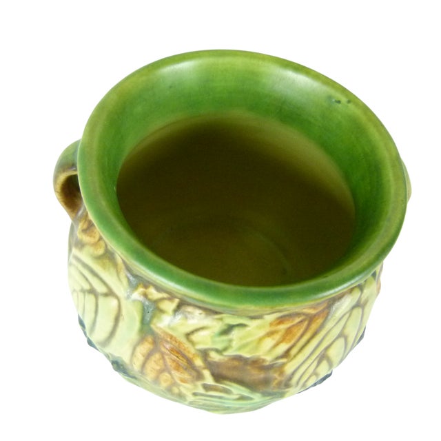 Roseville Blackberry 1932 Antique Art Pottery Jardiniere Vase | Double Handled | Genuine Gold Foil Label For Sale - Image 10 of 13