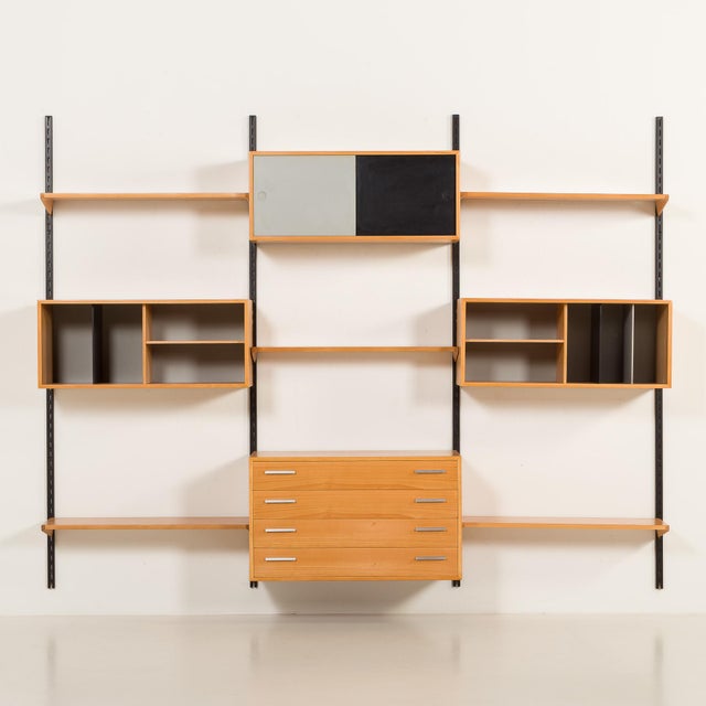 Mid-Century Modern Three Bay Wall Unit in Beech from FM Møbler, 1970s For Sale - Image 3 of 18