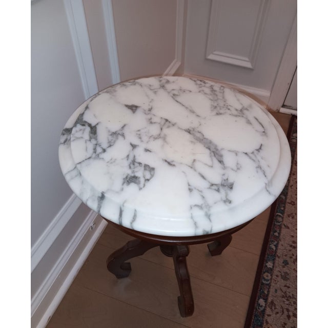 White 1920s Victorian-Style Mahogany & Marble Parlor Table. For Sale - Image 8 of 11