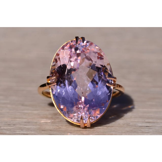 The Kable: Antique 18K Yellow Gold Kunzite Cocktail Ring For Sale - Image 4 of 8