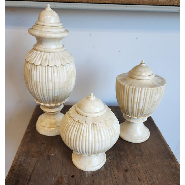 English Vintage Enrique Garcel Neoclassical Style Fluted Tessellated Bone Lidded Urns - Set of 3 For Sale - Image 3 of 16