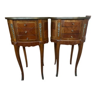 Early 20th Century Antique French Louis XV Style Marquetry Oval Shaped Fruits Table With Brass/Ormolu Accent For Sale