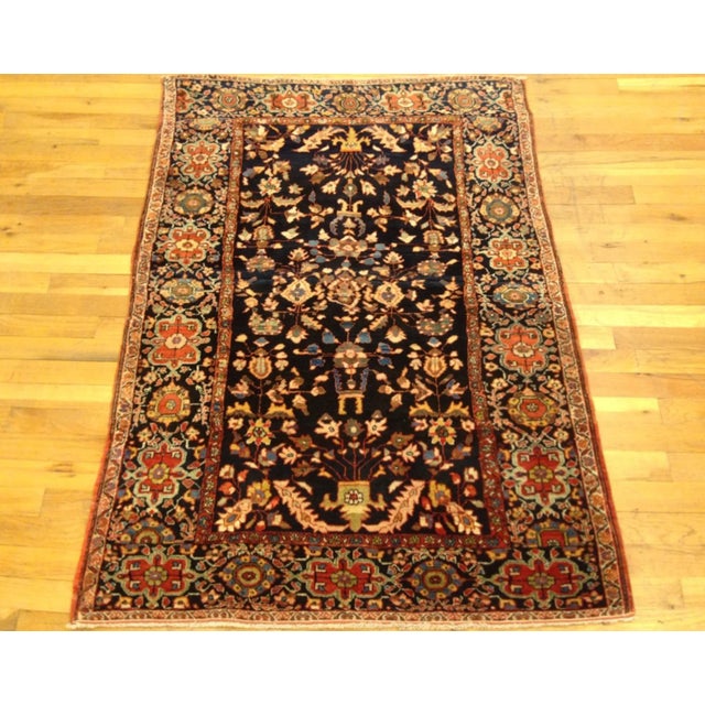 Antique Ferahan Sarouk Oriental rug, circa 1910, Small size An antique Ferahan Sarouk oriental rug, size 4'7" x 3'3",...