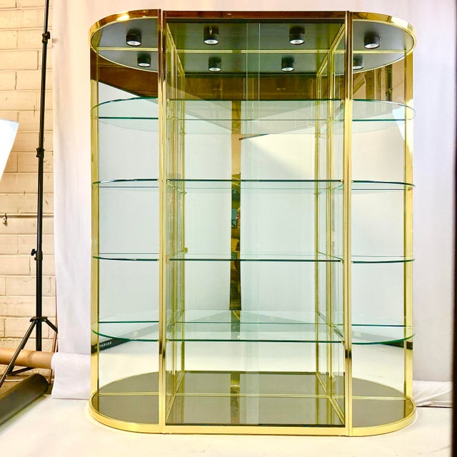 1980s Vintage Hollywood Regency Boho Chic Large Brass & Glass Display Cabinet - 3 Piece Unit. For Sale - Image 11 of 17
