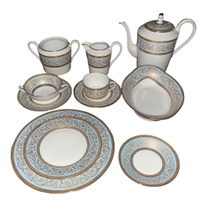 Early 20th Century Haviland Limoges France Porcelain Dinner Service for Twelve - 98pcs