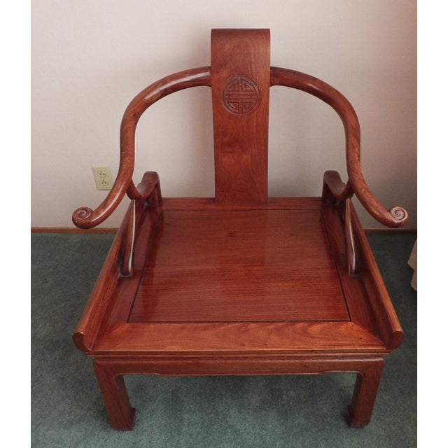 Chinese 20th Century George Yee Style Chinese Hong Kong Horseshoe Lacquered Wook Accent Chair With Red Cushion For Sale - Image 3 of 12