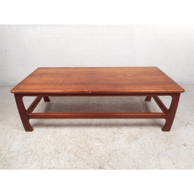 Mid-Century Modern Coffee Table For Sale - Image 4 of 13