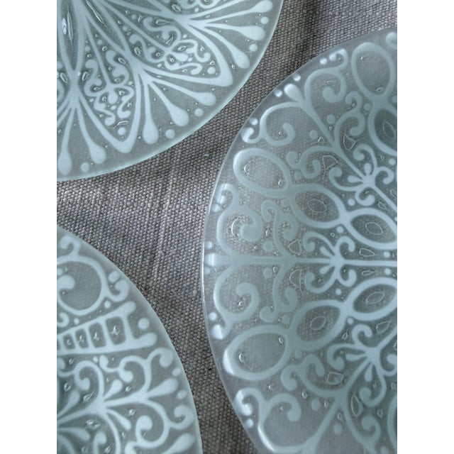 1980s Vintage Higgins Glass Plates Signed Mid Century Modern Frosted Art Glass 7 Inch Dessert Plates - Set of 6 For Sale - Image 5 of 12