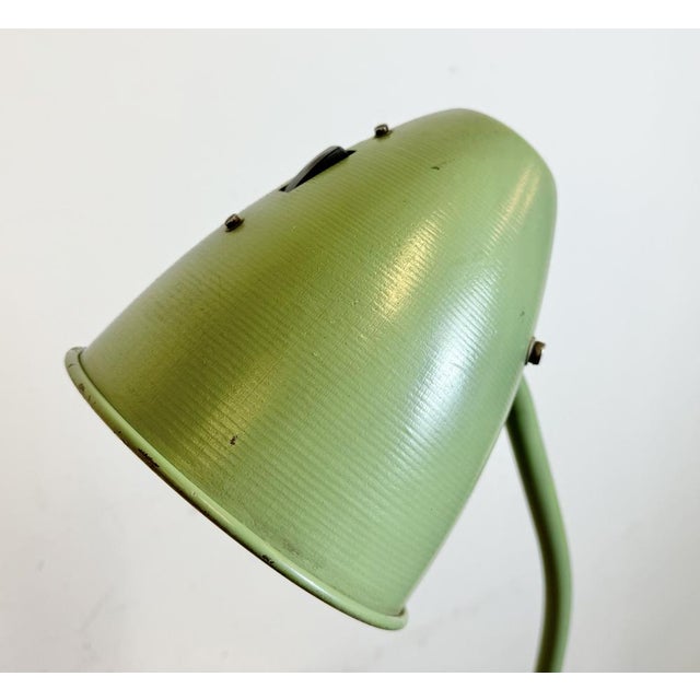 Mid-Century Modern Industrial Green Workshop Table Lamp, 1960s For Sale - Image 3 of 18