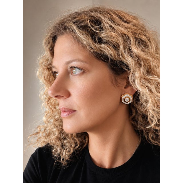 1980s Italian Hexagon Diamond Earrings in 18k Gold, A Pair For Sale - Image 14 of 14